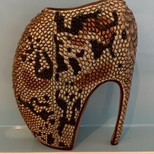 Alexander McQueen Savage Beauty Armadillo Shoe replica Ornament